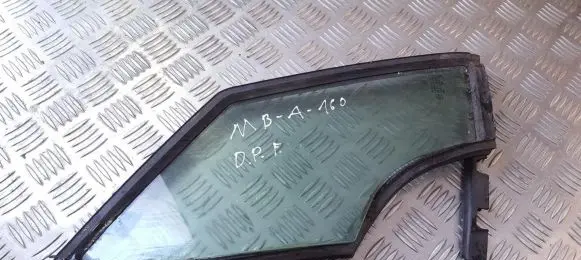 Mercedes-Benz A W168 Front door vent window glass four-door 