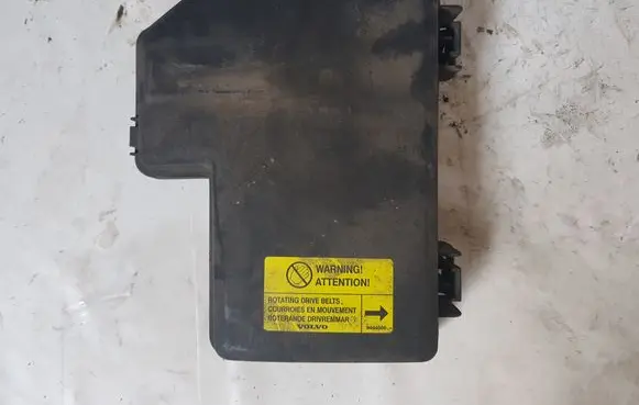 Volvo XC90 Fuse box cover 8645259