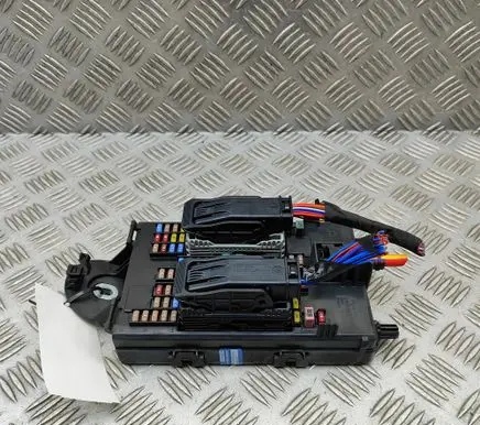 Volvo XC60 Fuse module 31682732 32142591
