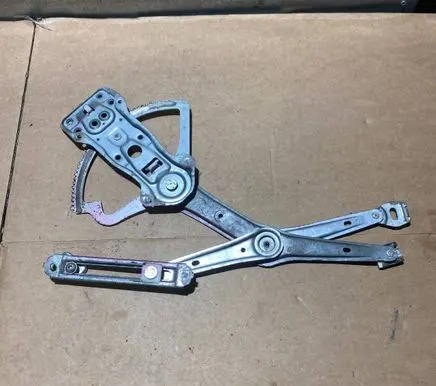 Mercedes-Benz C W202 Front door manual window regulator 