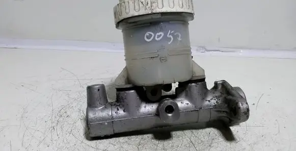 Mitsubishi Pajero Master brake cylinder