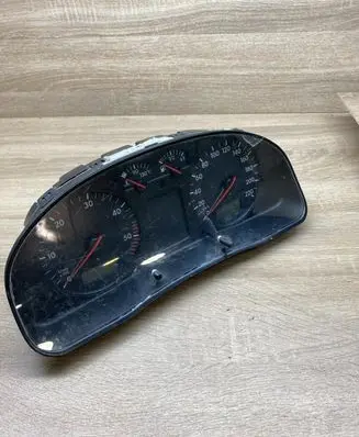 Volkswagen PASSAT B5 Speedometer (instrument cluster) 3B1919860C