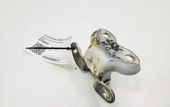 Toyota Hilux (AN10, AN20, AN30) Rear door upper hinge 687600K020