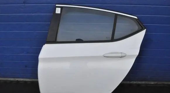 Opel Astra K Rear door 