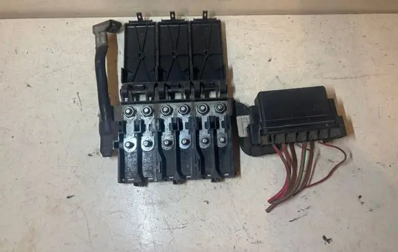Skoda Fabia Mk2 (5J) Fuse module 5J0937548