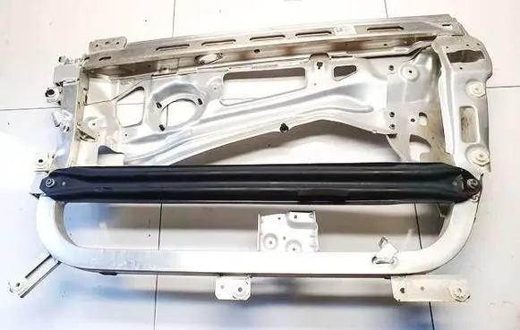 BMW i3 Front door window/glass frame 2574053