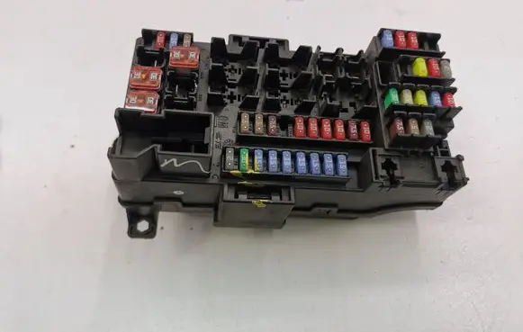 Chevrolet Trax Fuse module 21092612 GS2LC180677 1212181445