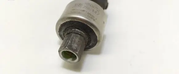 Opel Omega B2 Air conditioning (A/C) pressure sensor 90506752