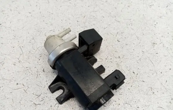 BMW 7 F01 F02 F03 F04 Vacuum valve 7595374 11747595374 11747626350