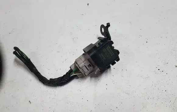 Toyota Avensis T270 Combustion relay 8861067010IAUTOPI 8861067010 2860126030