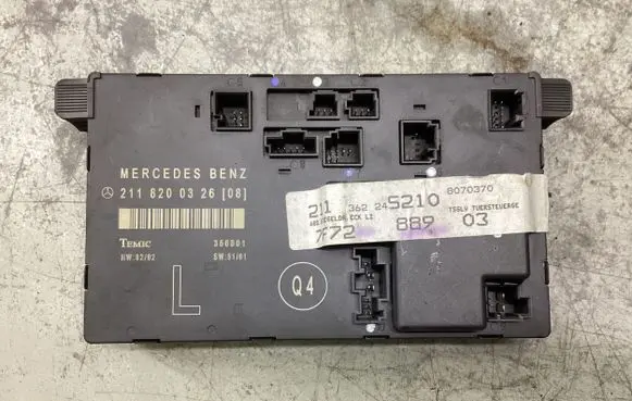Mercedes-Benz E W211 Door control unit/module 211820032608 211362245210 8070370
