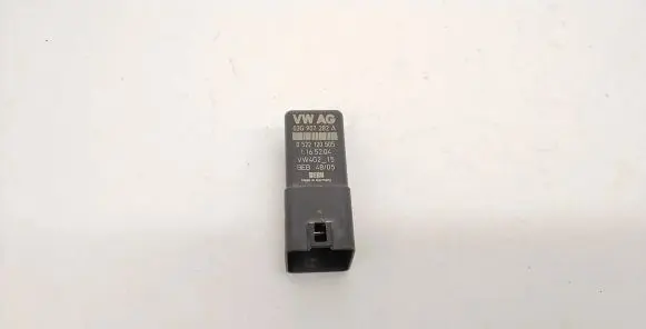 Skoda Octavia Mk2 (1Z) Glow plug pre-heat relay 03G907282A 0522120505 1165204