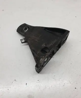 BMW 5 E60 E61 Engine mounting bracket 6766700 736813