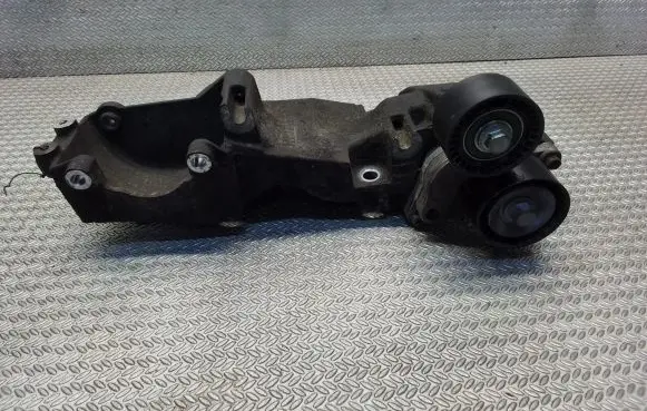 Opel Vivaro Generator/alternator bracket 820052732