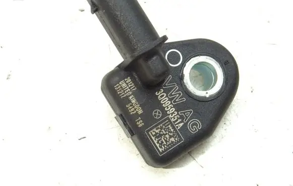 Volkswagen PASSAT B8 Airbag deployment crash/impact sensor 3Q0959351A