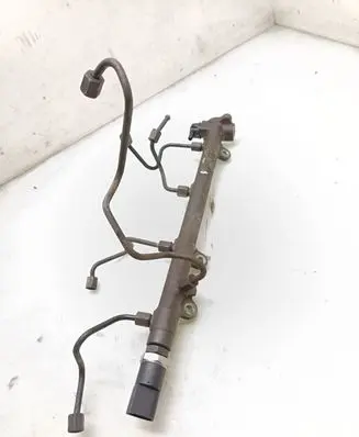 Mercedes-Benz C W203 Fuel main line pipe A6110700095 0465214004 0281002239