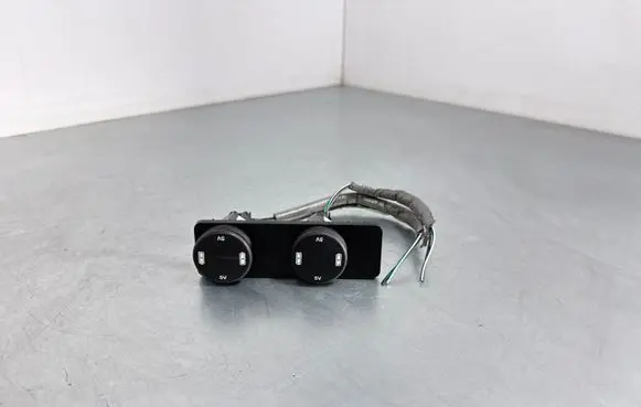 Jaguar F-Pace USB socket connector HK83045B49AB FK7219010AB