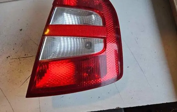 Skoda Fabia Mk1 (6Y) Rear/tail lights 6Y6945096B