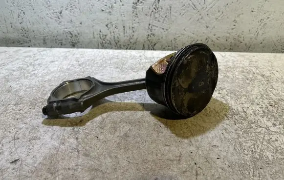Dodge Durango Piston with connecting rod