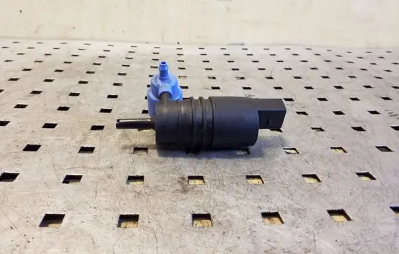 Opel Zafira C Windscreen/windshield washer pump