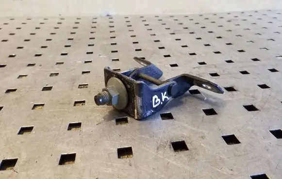 Nissan Juke I F15 Tailgate/trunk/boot hinge