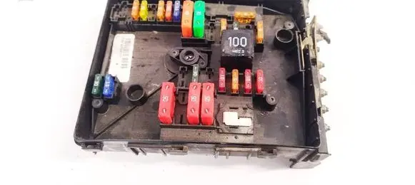 Volkswagen Touran I Fuse box set 1K0937125A