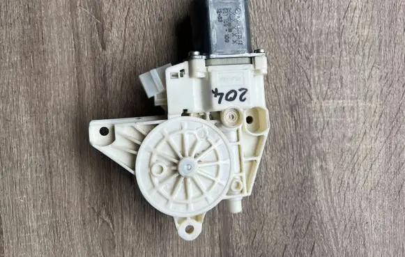 Mercedes-Benz C AMG W204 Rear door window regulator motor 2048200542