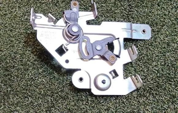 Renault Kangoo II Sliding door lock 826706945R 93451791