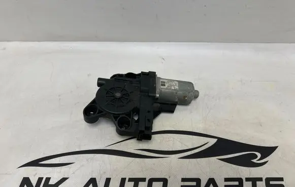 Volvo XC70 Front door window regulator motor 970713101 1174077B