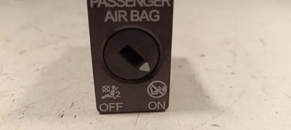Passenger airbag on/off switch