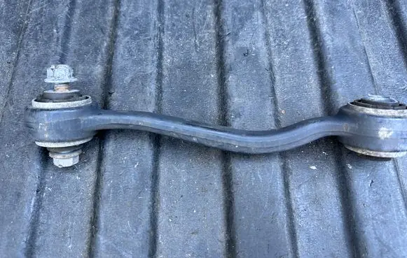 Rear control arm