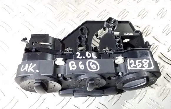 Volkswagen PASSAT B6 Climate control unit