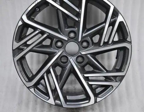 Hyundai Kona I R18 alloy rim 