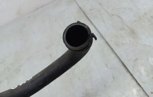 Volkswagen PASSAT CC Engine coolant pipe/hose