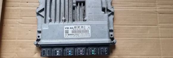 Audi Q5 SQ5 Engine control unit/module 06M907309D 0261S14655