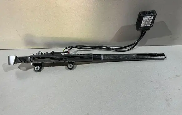 BMW 4 F32 F33 Seat belt adjustment motor 983395 7307915