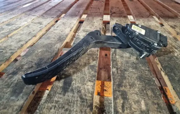 Porsche Cayenne (9PA) Accelerator throttle pedal 7L0723507