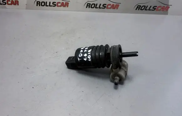 Volkswagen Touran II Windscreen/windshield washer pump 1K6955651 3122789
