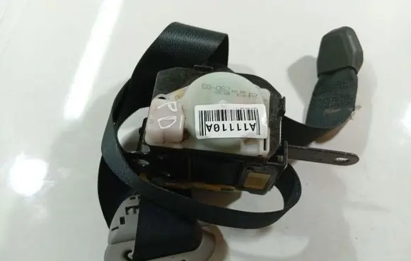 Toyota Yaris Front seatbelt 732100D032 73210-0D032