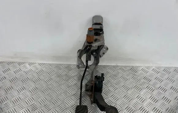 Nissan X-Trail T32 Pedal assembly 180024BG0B 6PV00997817 10032015