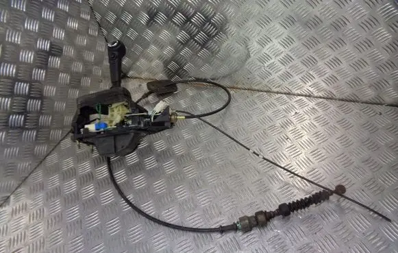 Nissan Almera Tino Gear selector/shifter in gearbox 