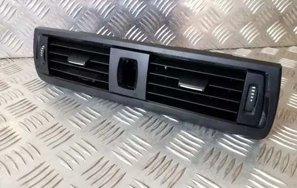 BMW 1 F20 F21 Dash center air vent grill 9205357