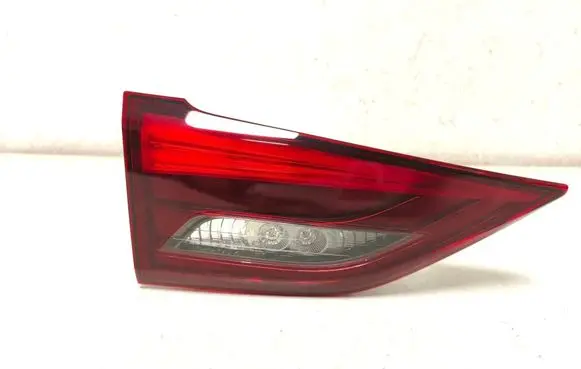 Toyota Avensis T270 Tailgate rear/tail lights 8159105160