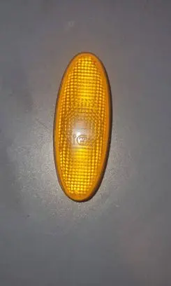 Mazda 626 Front fender indicator light 21461612