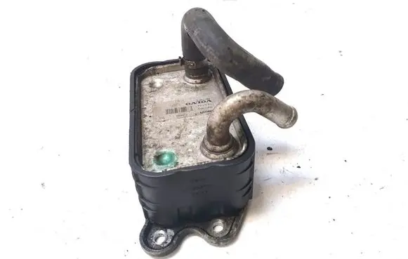 Volvo XC70 Oil filter mounting bracket 8677973