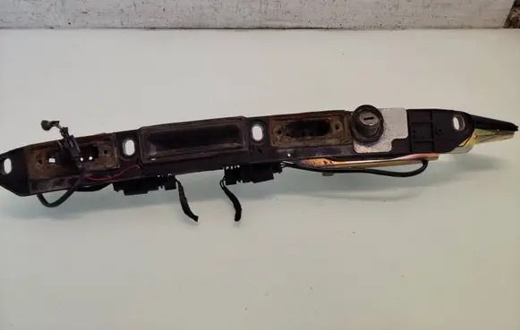 Skoda Superb B5 (3U) Tailgate/trunk/boot exterior handle 3B5827297