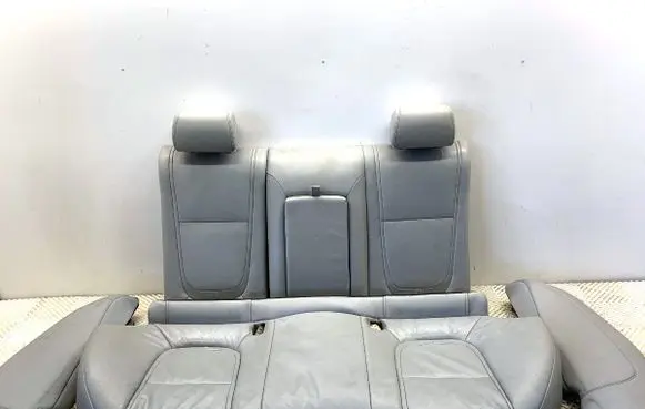Jaguar XF Second row seats 