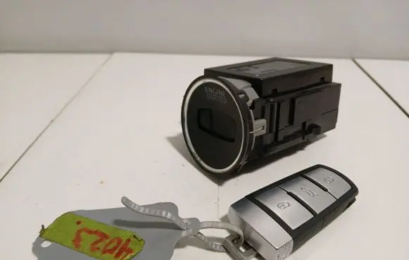 Volkswagen PASSAT B7 Ignition lock 3C0905843AE
