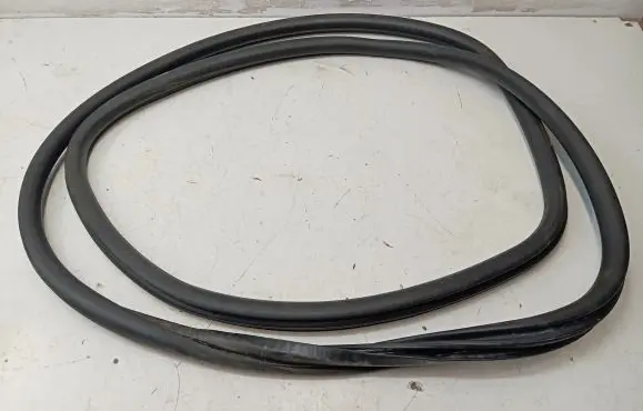 Peugeot 5008 II Rear door rubber seal (on body) 9812586680