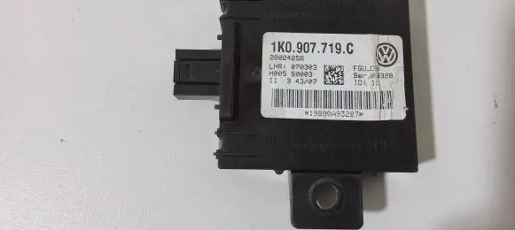Audi A3 S3 8P Alarm control unit/module 1K0907719C 28024256 19800A93287